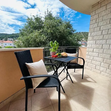 Apartment Dodig Maslina Marina